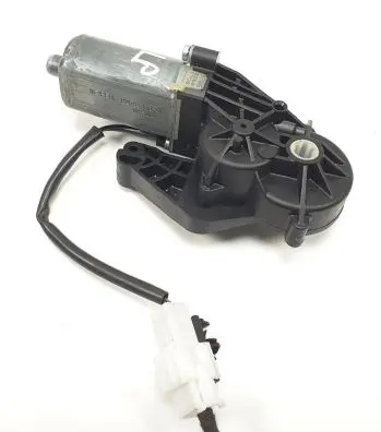 Mercedes-Benz C W204 Seat adjustment motor 0390203369