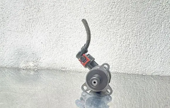 Opel Insignia A Fuel pressure regulator 0928400680 1092253368
