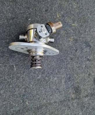 BMW 3 G20 G21 Fuel injection high pressure pump 7934496