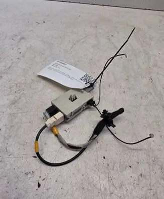 Jaguar XE Aerial antenna amplifier GX7318C847CA