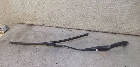 Ford Kuga I Windshield/front glass wiper blade 8V4117526AB