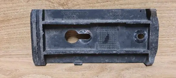 Volvo S80 Front bumper mounting bracket 9151705