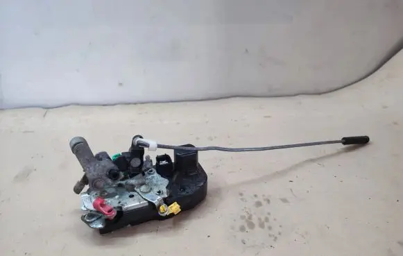 Jeep Grand Cherokee (WK) Front door lock