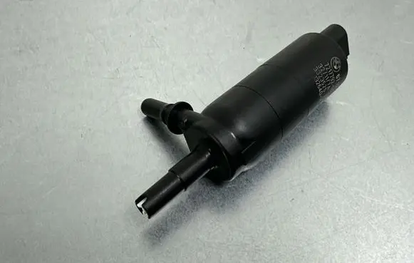 BMW 5 F10 F11 Headlight washer pump 7217792 3323525