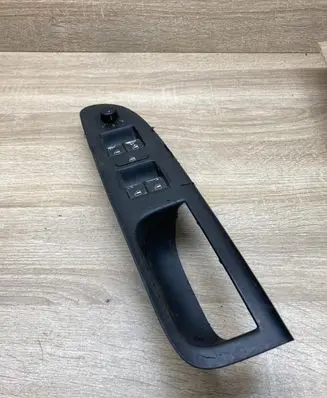Volkswagen PASSAT B6 Electric window control switch 1K4959857 3C1867171
