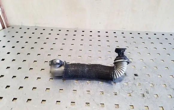Ford Focus EGR valve line/pipe/hose 9674950180