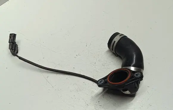 Mercedes-Benz Citan W415 Engine coolant pipe/hose 147138070R PA6T66GF50