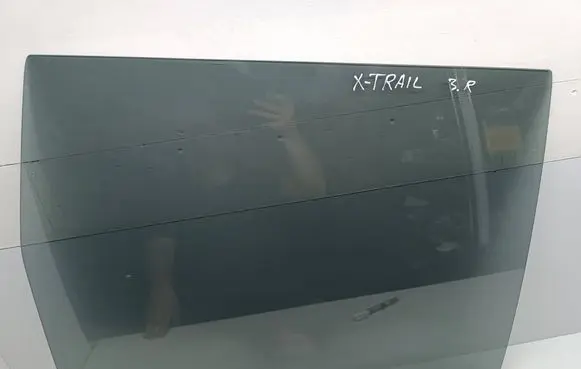 Nissan X-Trail T30 Rear door window glass 43R007953 A001594