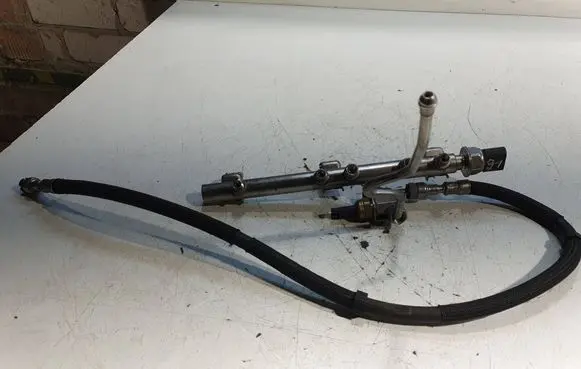 BMW 3 E90 E91 Fuel main line pipe 7562474