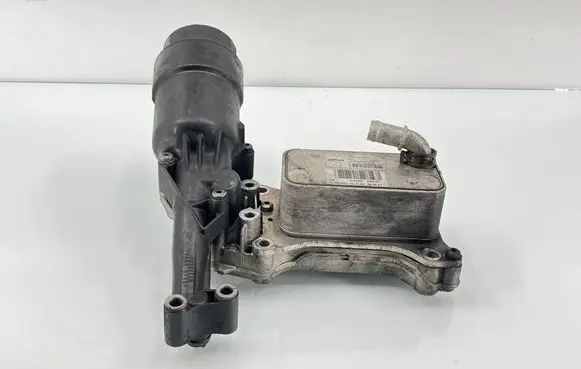 Mercedes-Benz E W212 Engine oil radiator A6511800665 4323282 U7902002