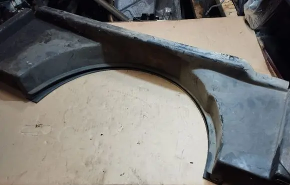 Chevrolet Tahoe Radiator cooling fan shroud