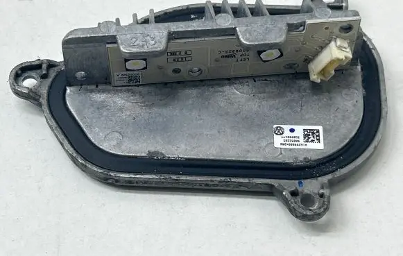 Volkswagen PASSAT B8 LED ballast control module 3G0998477 90052285 A162990004252