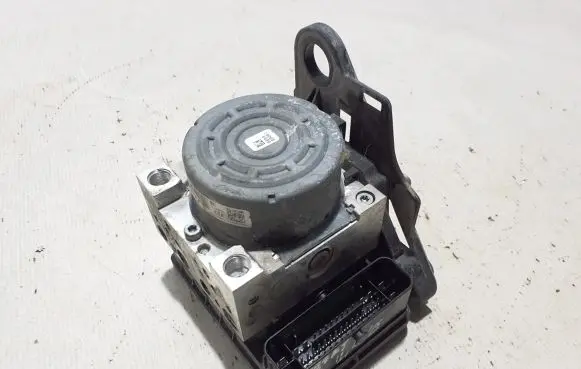 Volkswagen PASSAT B8 ABS Pump 5Q0614517BL
