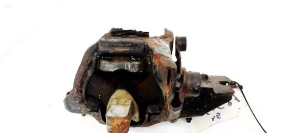 Audi Q7 4L Engine mount bracket