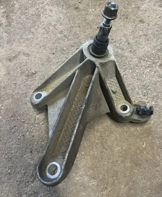 Renault Megane II Gearbox mounting bracket 8200043084 820004308