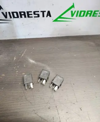 Audi A4 S4 B8 8K Other relay