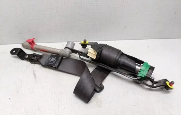 Volvo S60 Front seatbelt 30662993