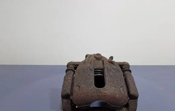 Nissan Note (E11) Front brake caliper