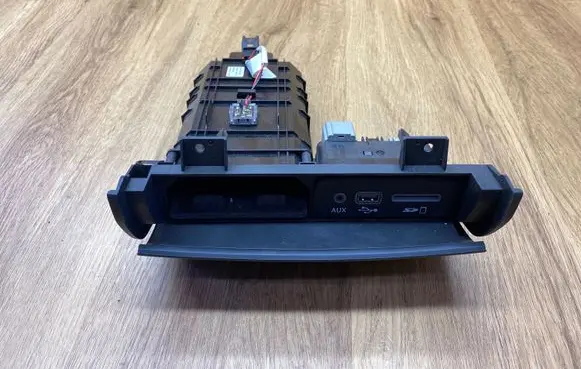 Maserati Ghibli Glove box 670066823 101670000101