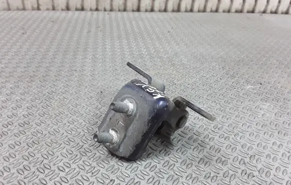 Toyota Hilux (N80, N90, N100, N110) Rear door upper hinge