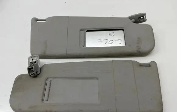 Volkswagen Golf V Sun visor