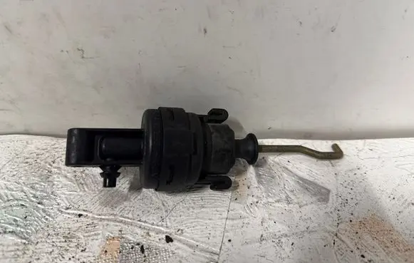 Mercedes-Benz S W140 Central locking vacuum pump 400139