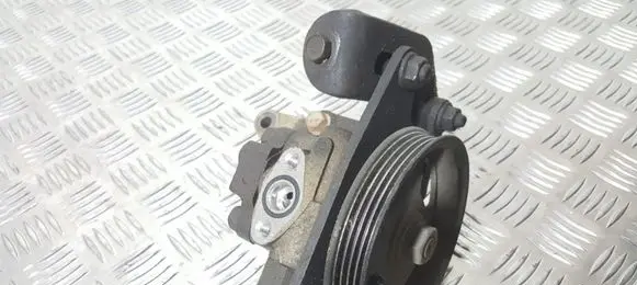 KIA Sephia Power steering pump
