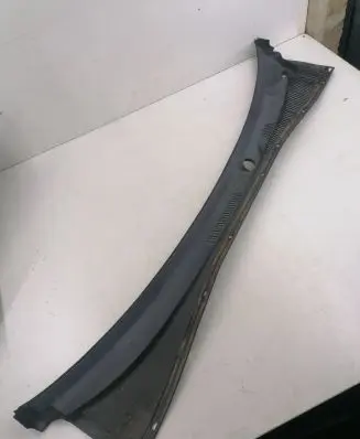 Subaru Impreza II Wiper trim