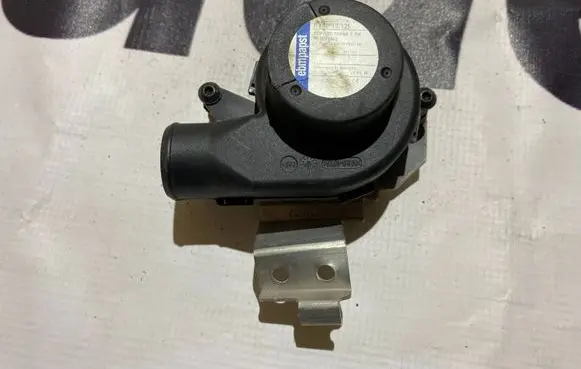 Mercedes-Benz E W211 Engine control unit/module fan RV401812L