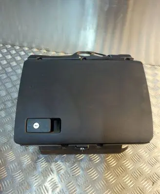 Volkswagen PASSAT B6 Glove box 3C2857114 T0024412 P0110930