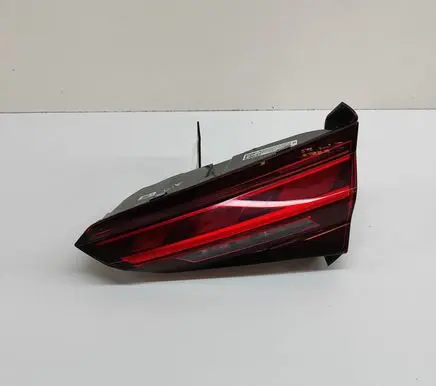 Audi A5 Tailgate rear/tail lights 8W6945094AA