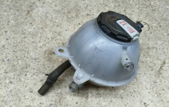 Audi Q5 SQ5 FY Coolant expansion tank/reservoir 80A121405AQ