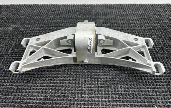 Jaguar XE Gearbox mounting bracket GX736A026CC GX735060CB