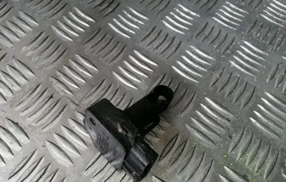 Toyota Avensis T250 Mass air flow meter 2220422010 1974002030