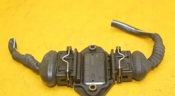 Audi A8 S8 D2 4D Ignition amplifier control unit 4D0905351 0227100211 4A0906102A