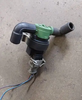 Mercedes-Benz C W203 Valve vacuum 0004703293