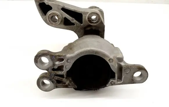 Nissan X-Trail T32 Engine mount bracket 112114BA0A