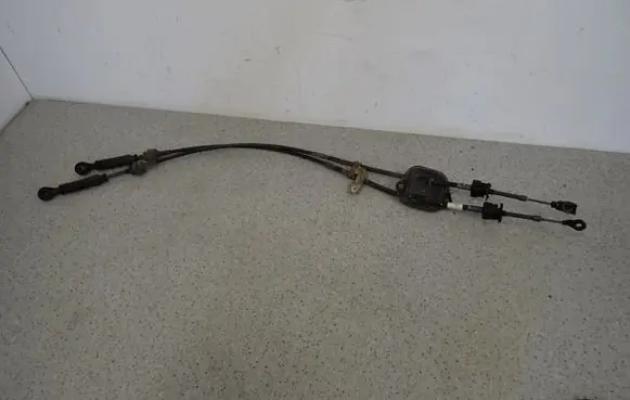 Toyota Yaris Gear shift cable linkage