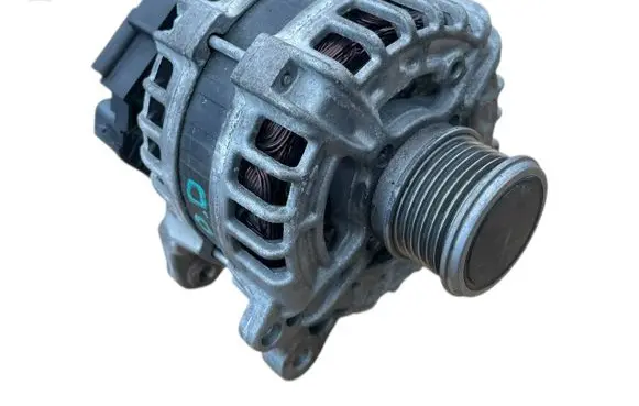 Volkswagen PASSAT B8 Generator/alternator 04L903021G F000BU08X6