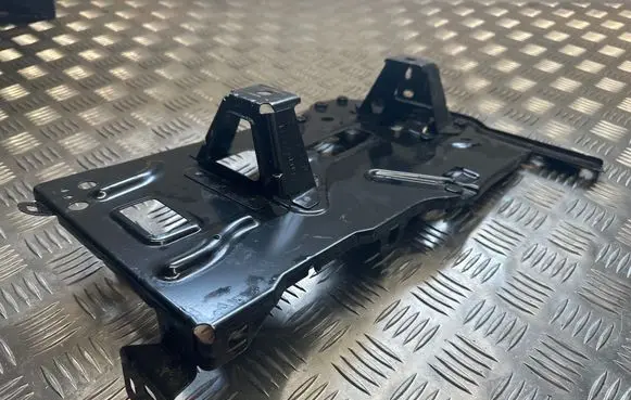 Peugeot 3008 II Battery tray 7501948001 073231