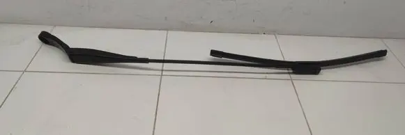 Peugeot 308 Front wiper blade arm 9677256180