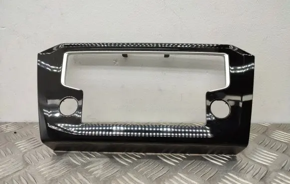 Radio/GPS head unit trim