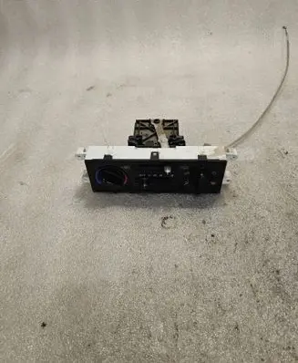 Subaru Forester SF Climate control unit
