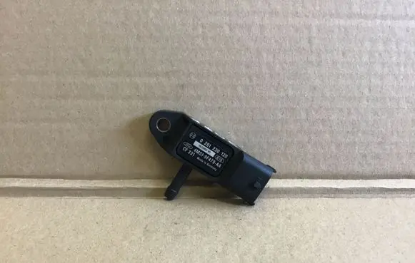 Ford Focus Air pressure sensor 0261230120 4M519F479AA