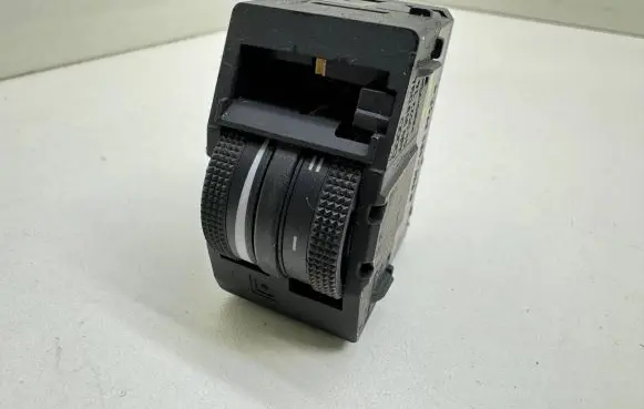 Audi A6 S6 C5 4B Headlight level height control switch 4B0919094B 04052214