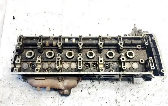 Jaguar XJ X40 Engine head eac7261