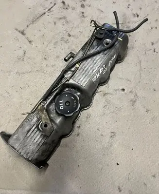 Mitsubishi Pajero Rocker cam cover 