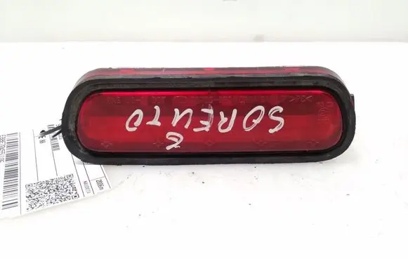 KIA Sorento Third/center stoplight 927003E0
