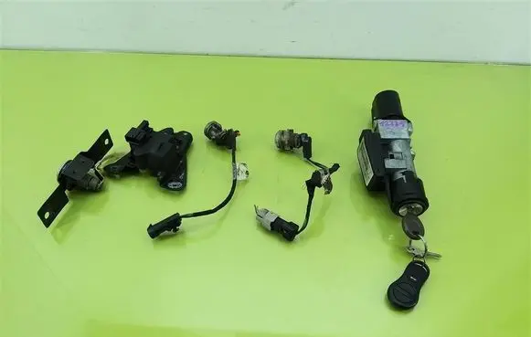 Chrysler 300M Ignition lock 04760844AB