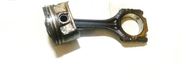 Volkswagen Golf V Piston with connecting rod e818 036lah
